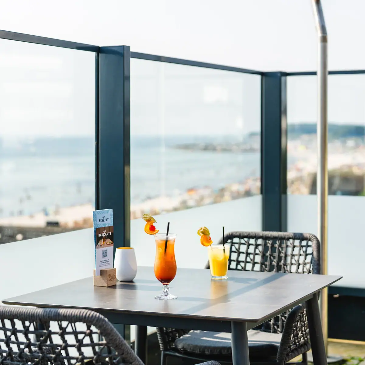 A table with drinks on it.