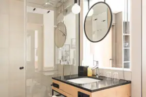 Junior Suite Mountain View Bathroom with shower and washbasin