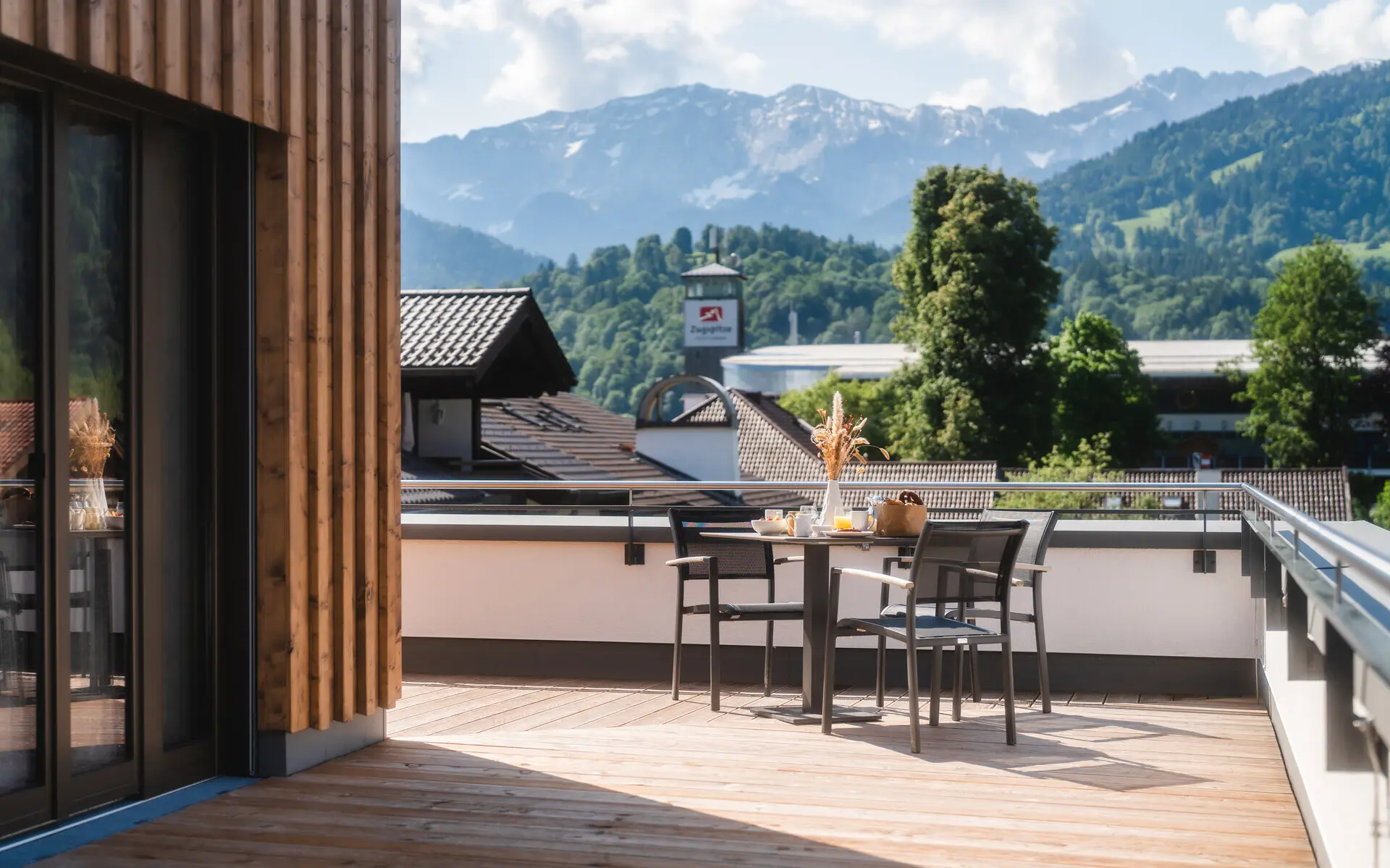 Balkon mit Bergblick