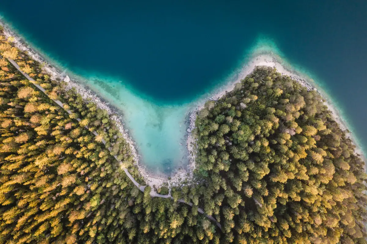 Eibsee The Eibsee, surrounded by trees.