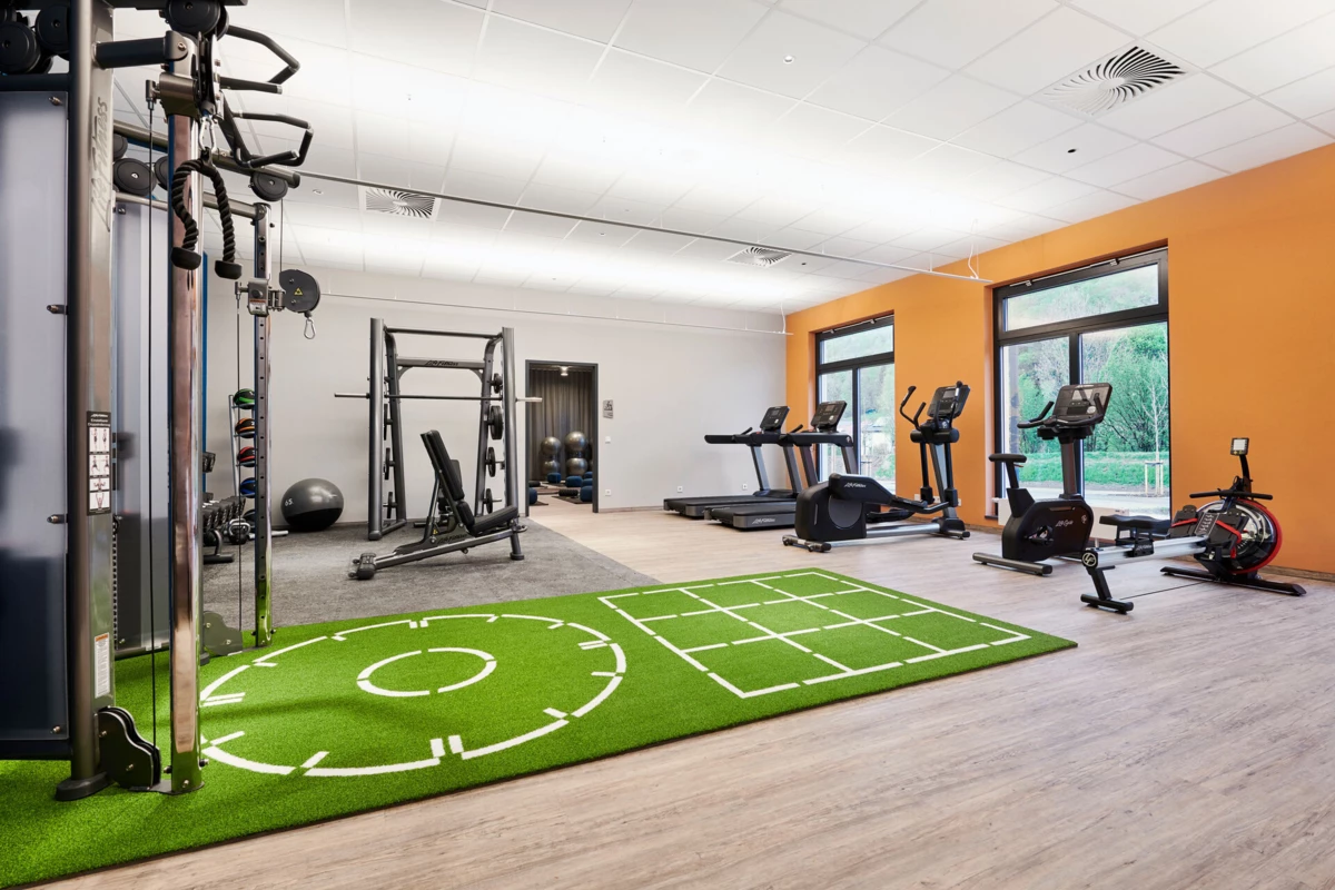 Fitness area at aja Ruhpolding Fitness studio with training equipment