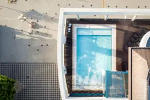 Whirlpool in einem Gebäude