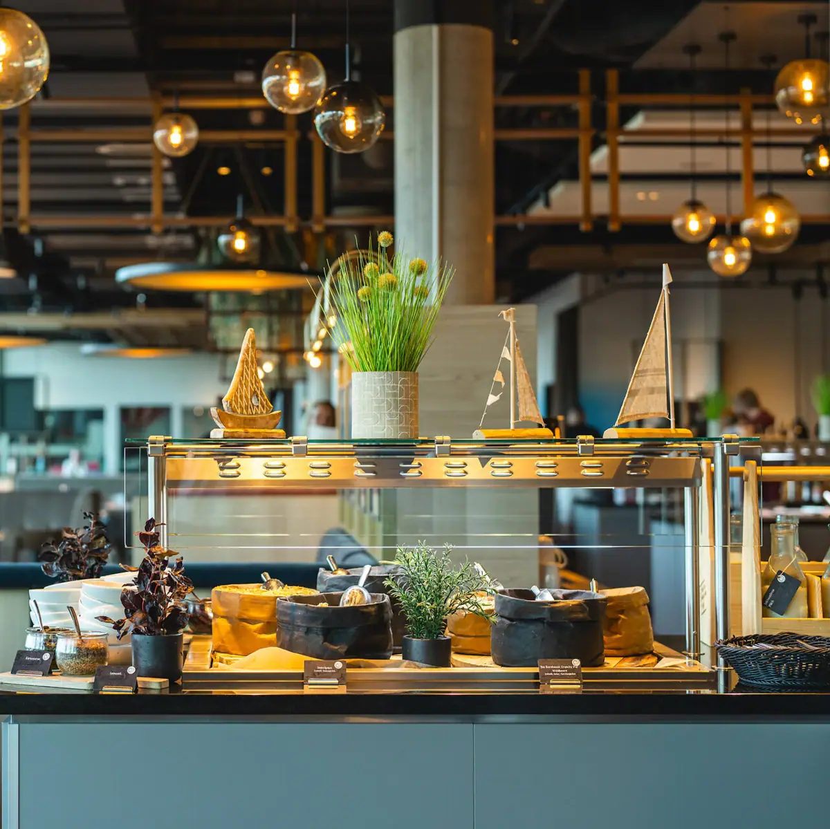 Plants and objects on a buffet station