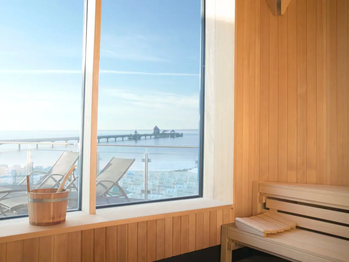 A Saua with a view of the water and the pier.