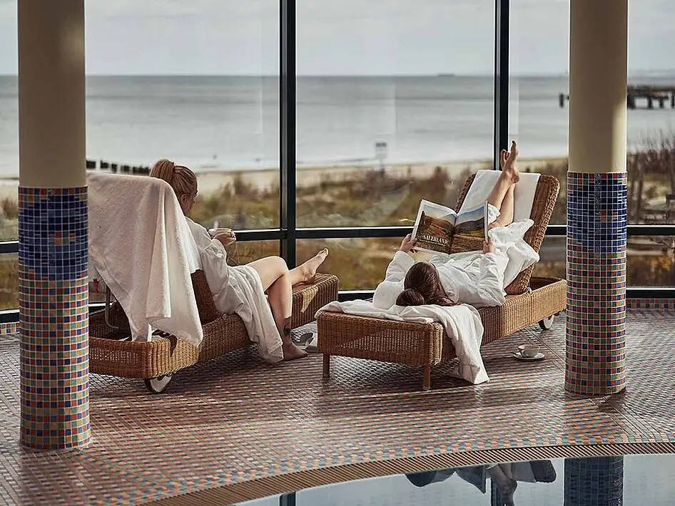 Indoor pool aja Bansin A group of women in a spa.